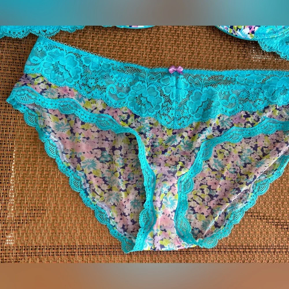 Victoria secret push up bra 38 C and matching panty L set - Picture 15 of 16